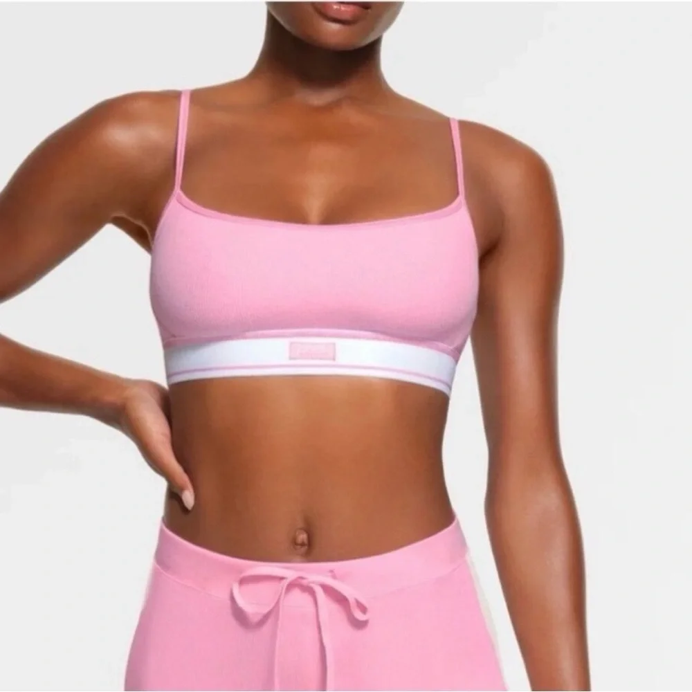SKIMS Pink Ribbed Bralette with White Contrast Band - Picture 3 of 3